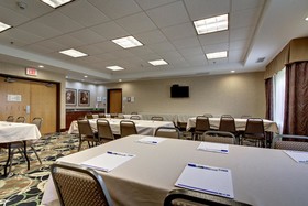 Holiday Inn Express Hotel & Suites Peru - Lasalle Area