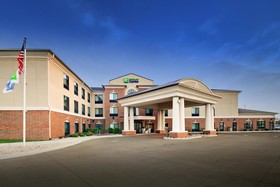Holiday Inn Express Hotel & Suites Peru - Lasalle Area