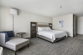 Holiday Inn Express Hotel & Suites Peru - Lasalle Area