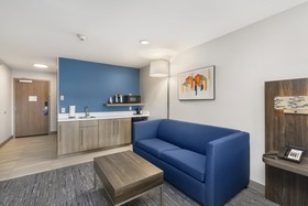 Holiday Inn Express Hotel & Suites Peru - Lasalle Area