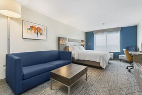 Holiday Inn Express Hotel & Suites Peru - Lasalle Area