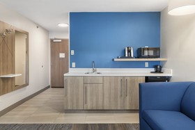 Holiday Inn Express Hotel & Suites Peru - Lasalle Area