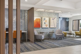 Holiday Inn Express Hotel & Suites Peru - Lasalle Area