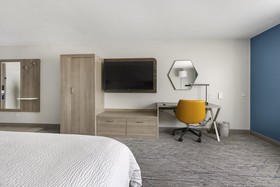 Holiday Inn Express Hotel & Suites Peru - Lasalle Area