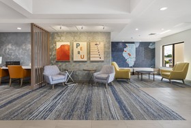Holiday Inn Express Hotel & Suites Peru - Lasalle Area