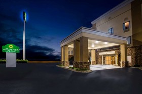 La Quinta Inn & Suites by Wyndham Pontoon Beach