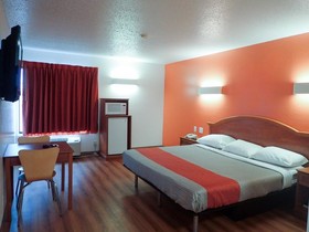 Red Lion Inn & Suites Pontoon Beach
