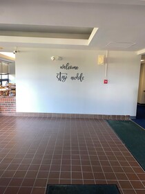 Illini Inn & Suites Hotel