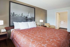 Super 8 by Wyndham Chicago/Rosemont/O'Hare/SE