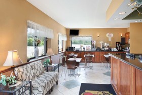 Super 8 by Wyndham Chicago/Rosemont/O'Hare/SE