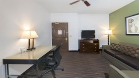 Holiday Inn Express Hotel & Suites Chicago Deerfie / Lincolnshire