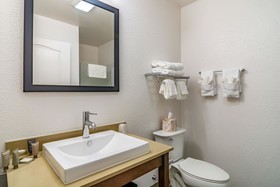 Riverview Inn & Suites, Ascend Hotel Collection