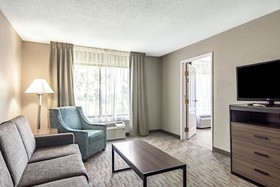 Riverview Inn & Suites, Ascend Hotel Collection