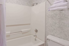 Days Inn by Wyndham Rockford