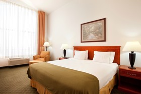 Holiday Inn Express Hotel & Suites Rockford - Loves Park