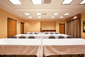 Holiday Inn Express Hotel & Suites Rockford - Loves Park