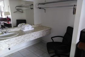 Hotel at Chicago Rockford International Airport by OYO Rooms