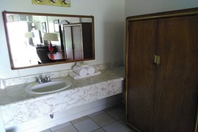 Hotel at Chicago Rockford International Airport by OYO Rooms