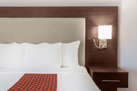 La Quinta Inn & Suites by Wyndham Rockford