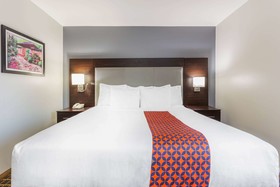 La Quinta Inn & Suites by Wyndham Rockford