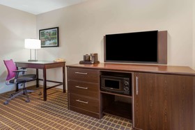 La Quinta Inn & Suites by Wyndham Rockford