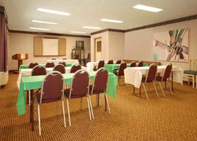 La Quinta Inn & Suites by Wyndham Rockford