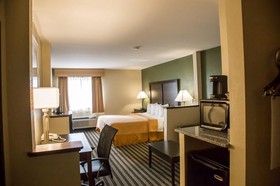 Quality Inn & Suites Loves Park