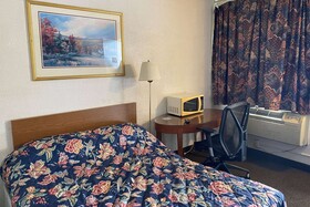 Travelodge By Wyndham Rockford South