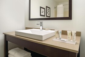 Country Inn & Suites by Radisson, Romeoville, IL