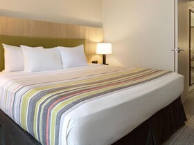 Country Inn & Suites by Radisson, Romeoville, IL