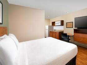 WoodSpring Suites Chicago Romeoville