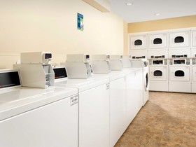WoodSpring Suites Chicago Romeoville