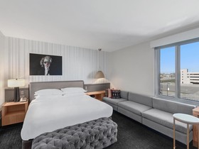 The Rose Hotel Chicago O'Hare, Tapestry Collection by Hilton