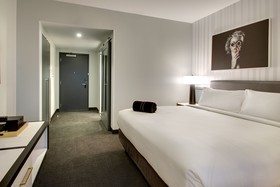 The Rose Hotel Chicago O'Hare, Tapestry Collection by Hilton