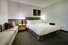 The Rose Hotel Chicago O'Hare, Tapestry Collection by Hilton
