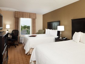 Hampton Inn & Suites Chicago/St. Charles