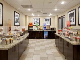 Hampton Inn & Suites Chicago/St. Charles