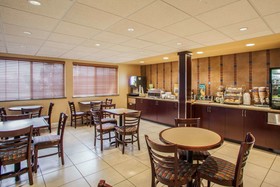 Quality Inn & Suites St Charles - West Chicago