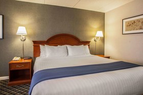 Quality Inn & Suites St Charles - West Chicago