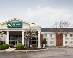 Quality Inn & Suites St Charles - West Chicago