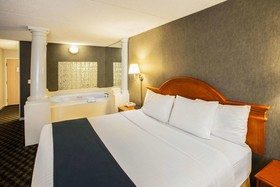Quality Inn & Suites St Charles - West Chicago