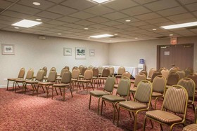 Quality Inn & Suites St Charles - West Chicago