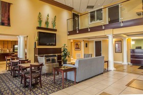 Quality Inn & Suites St Charles - West Chicago