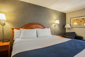 Quality Inn & Suites St Charles - West Chicago