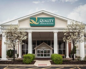 Quality Inn & Suites St Charles - West Chicago