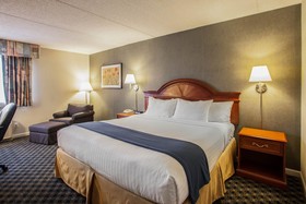 Quality Inn & Suites St Charles - West Chicago