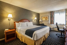 Quality Inn & Suites St Charles - West Chicago