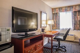 Quality Inn & Suites St Charles - West Chicago