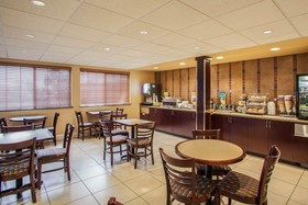 Quality Inn & Suites St Charles - West Chicago
