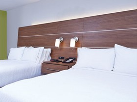 Holiday Inn Express & Suites Salem